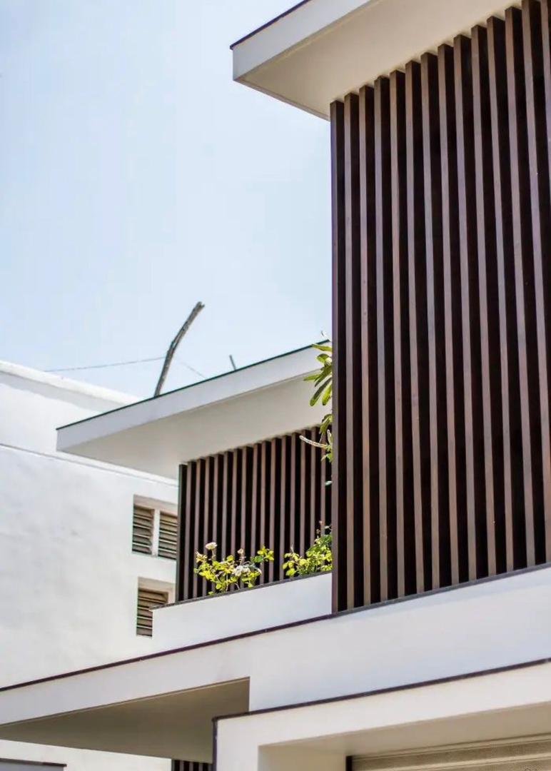 WPC Linea 10